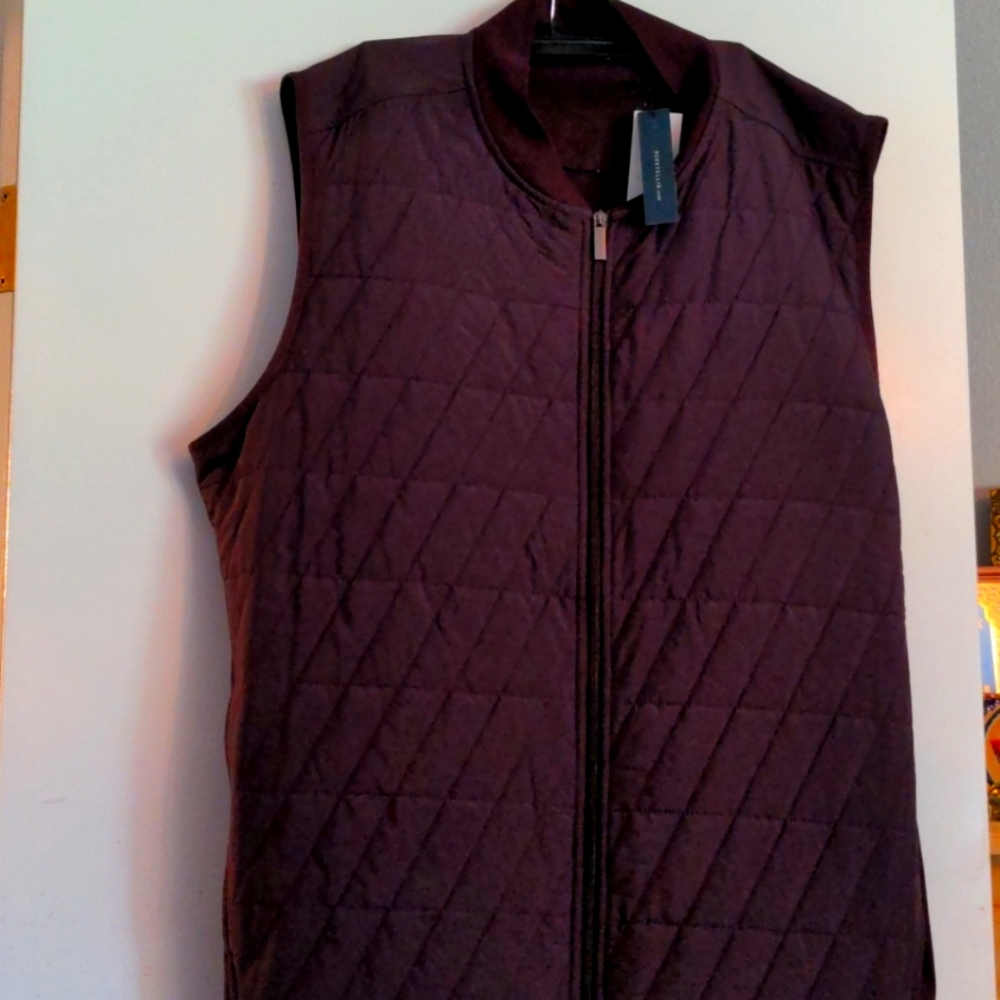 Beautiful insulated Men's No Sleeve Vest